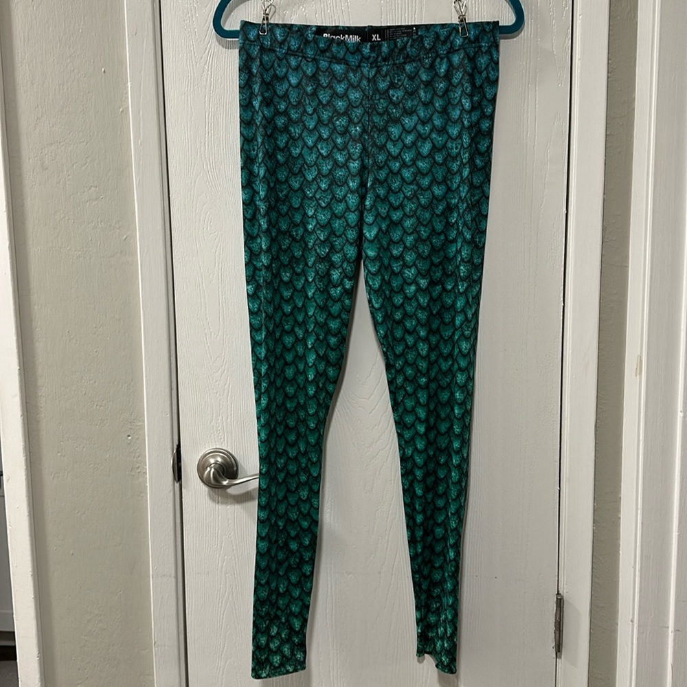 Blackmilk clothing HBO Game of Thrones Rhaegal Dragon egg HWMF leggings XL